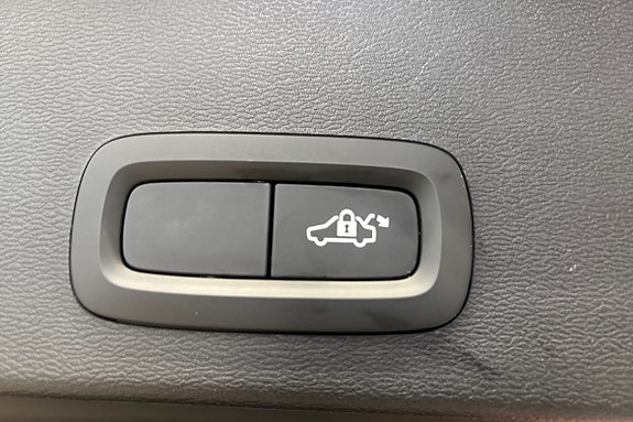 Volvo XC40 18 of 23
