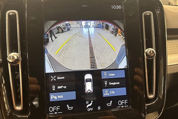 Volvo XC40 17 of 23