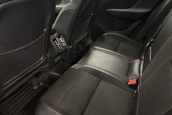 Volvo XC40 12 of 23