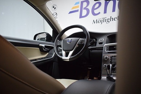 Volvo V60 Cross Country 17 of 29