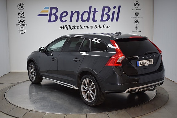 Volvo V60 Cross Country 9 of 29