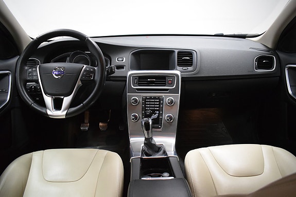 Volvo V60 Cross Country 16 of 29