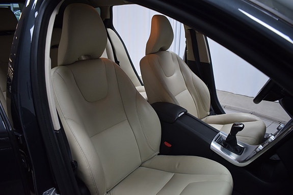 Volvo V60 Cross Country 25 of 29