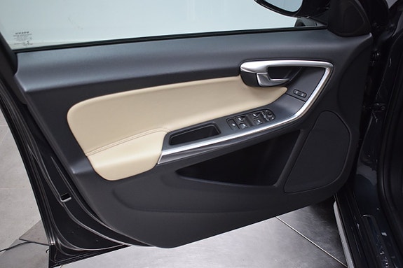 Volvo V60 Cross Country 12 of 29
