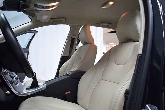 Volvo V60 Cross Country 28 of 29