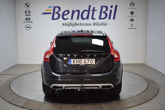Volvo V60 Cross Country 2 of 29