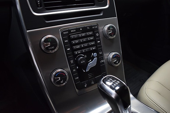 Volvo V60 Cross Country 19 of 29