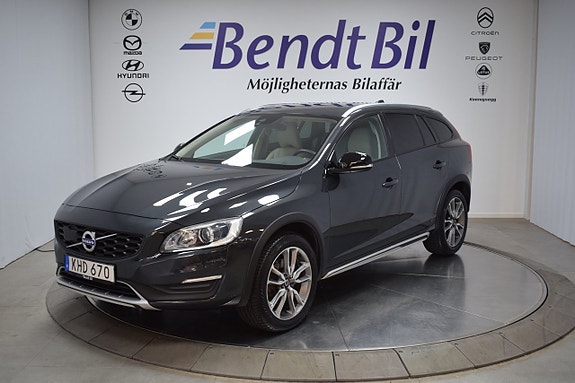 Volvo V60 Cross Country 6 of 29
