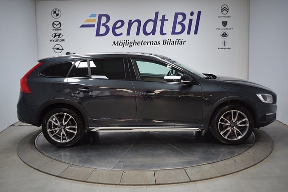 Volvo V60 Cross Country 4 of 29