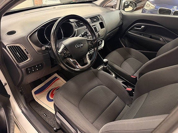 Kia Rio 8 of 12