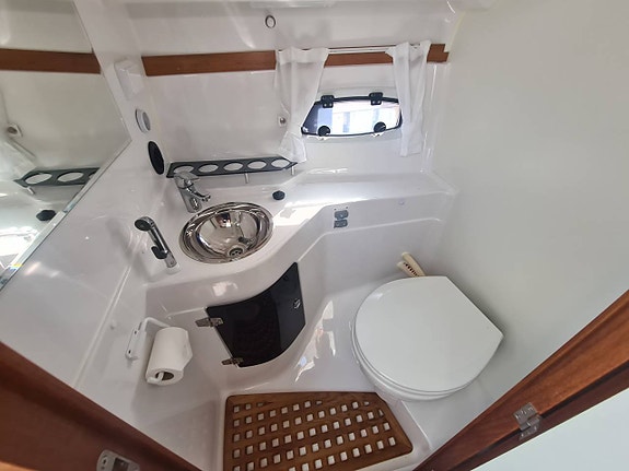 Aquador 28 HT  Mercruiser/ Mercury V6 3.0 2022 10 of 12