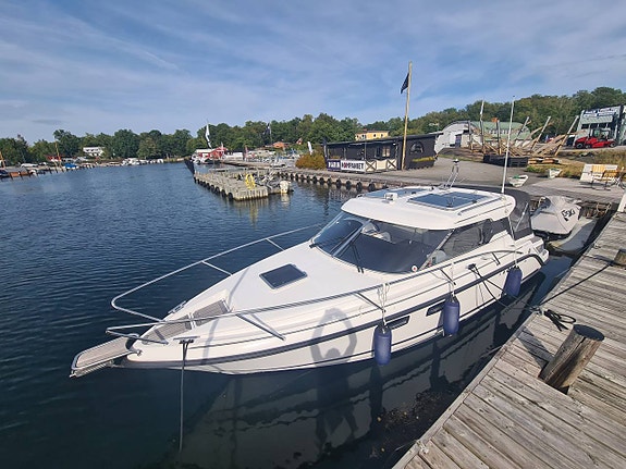 Aquador 28 HT  Mercruiser/ Mercury V6 3.0 2022 3 of 12
