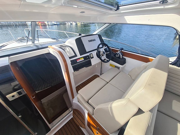 Aquador 28 HT  Mercruiser/ Mercury V6 3.0 2022 5 of 12