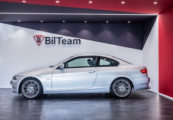 BMW 320i 5 of 21