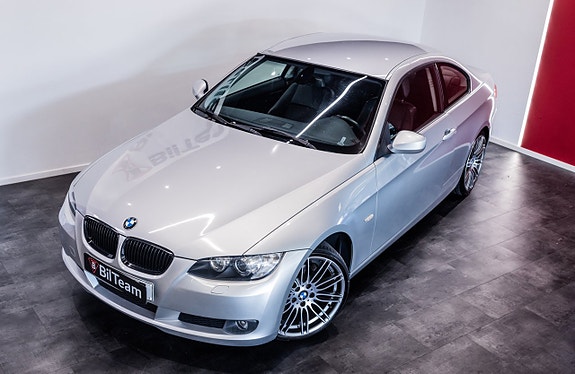 BMW 320i 4 of 21
