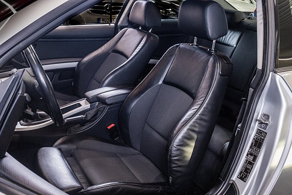 BMW 320i 14 of 21