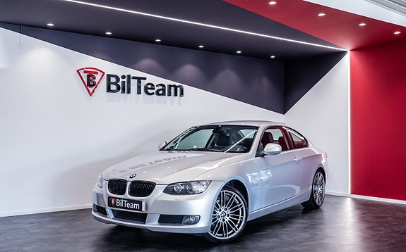 BMW 320i 2 of 21