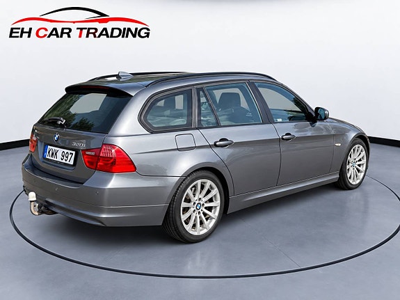 BMW 320d 4 of 5