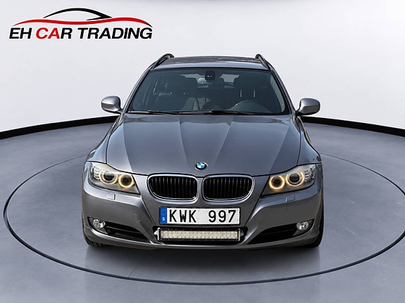 BMW 320d 2 of 5