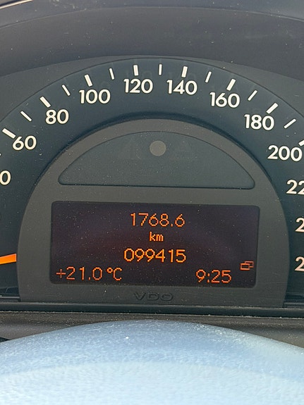 Mercedes-Benz C200 4 of 13