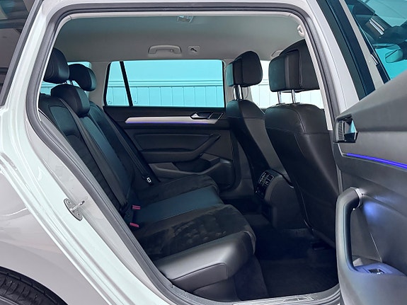 Volkswagen Passat 15 of 26