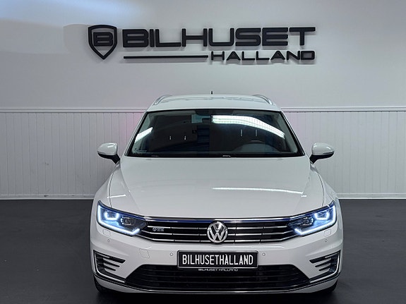 Volkswagen Passat 3 of 26