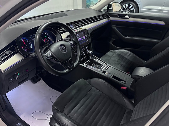 Volkswagen Passat 11 of 26