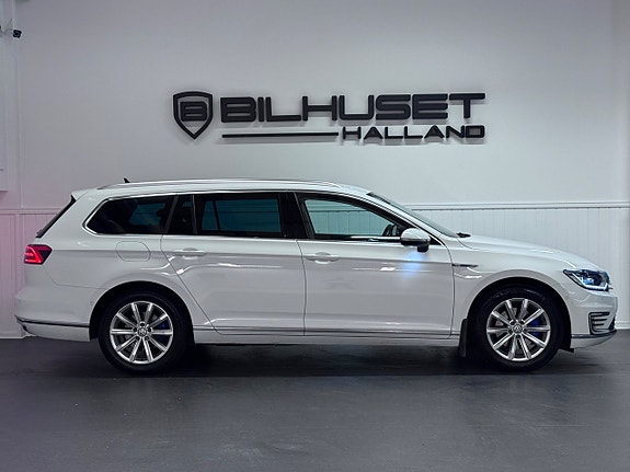 Volkswagen Passat 6 of 26
