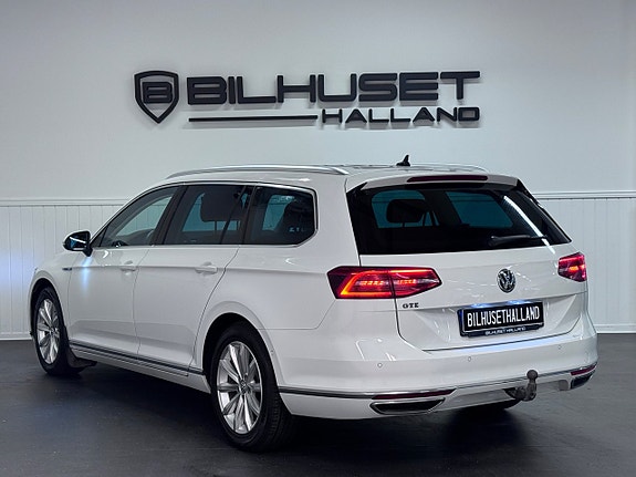 Volkswagen Passat 7 of 26