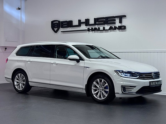 Volkswagen Passat 5 of 26