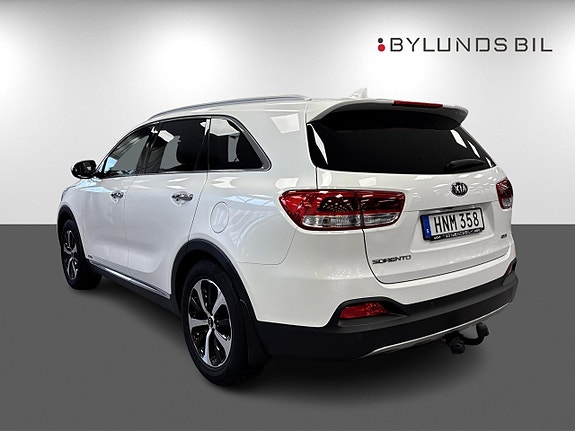 Kia Sorento 6 of 16