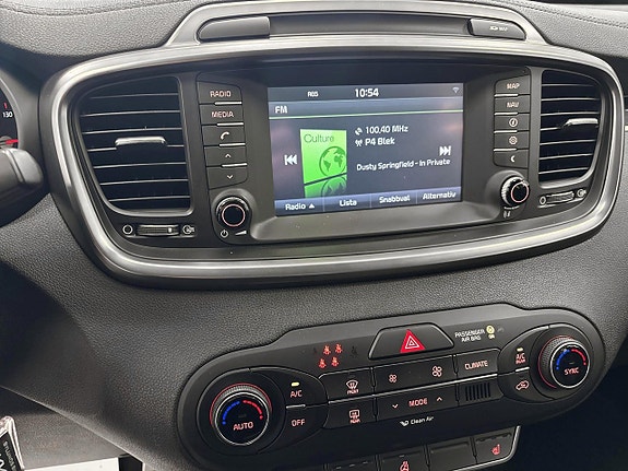 Kia Sorento 11 of 16