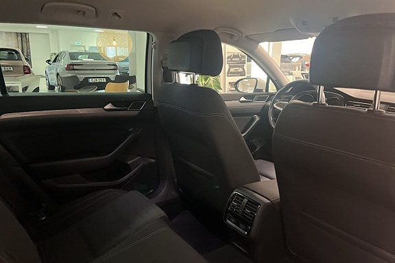 Volkswagen Passat 7 of 7