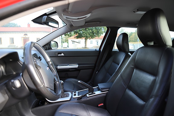 Volvo V50 2 of 10