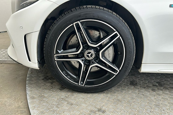 Mercedes-Benz C300 e 12 of 27
