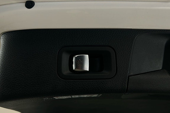 Mercedes-Benz C300 e 16 of 27