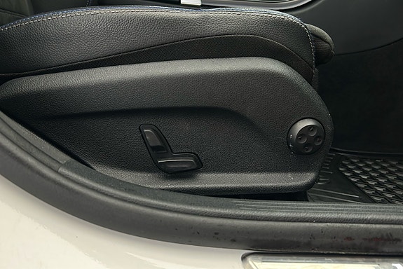 Mercedes-Benz C300 e 18 of 27