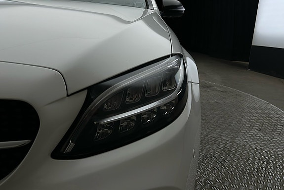 Mercedes-Benz C300 e 11 of 27