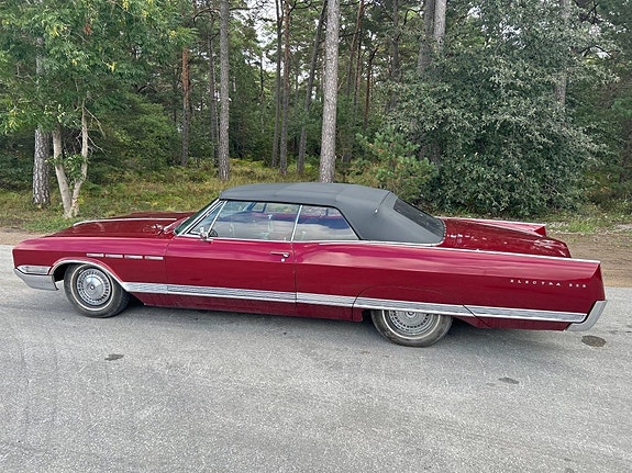 Buick Electra 225 2 of 22