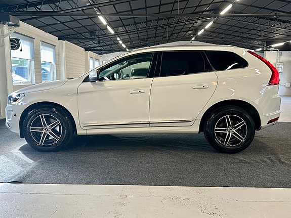 Volvo XC60 6 of 17