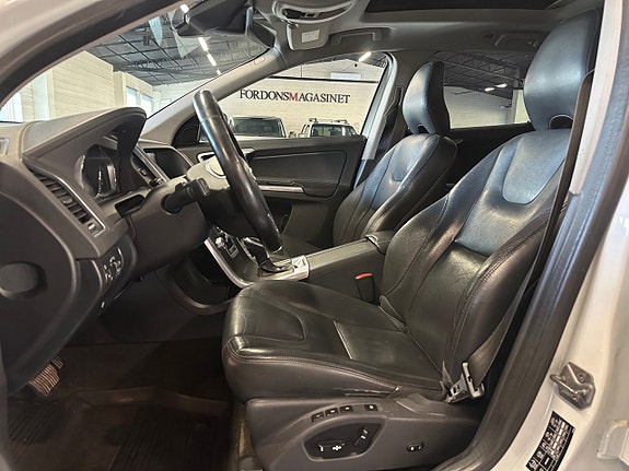 Volvo XC60 8 of 17