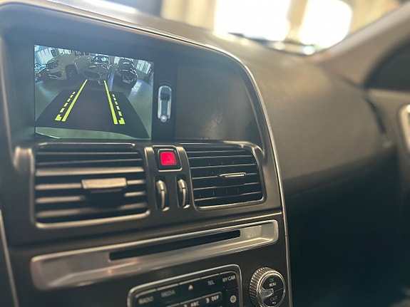 Volvo XC60 15 of 17