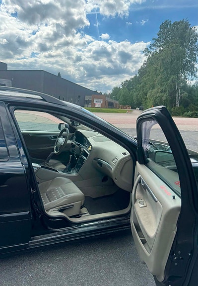 Volvo V70 5 of 9