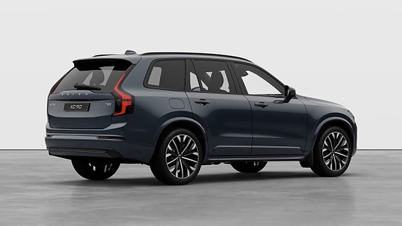 Volvo XC90 30 of 30