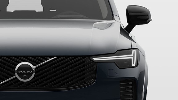 Volvo XC90 4 of 30