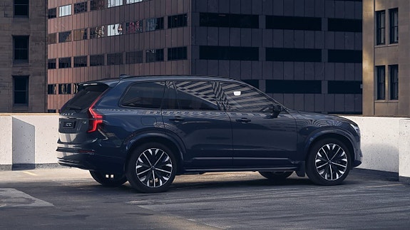 Volvo XC90 11 of 30