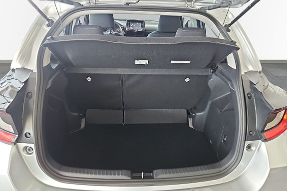 Toyota Yaris 10 of 16