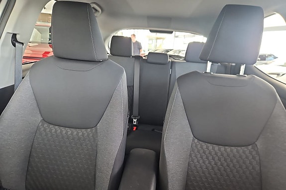 Toyota Yaris 14 of 16