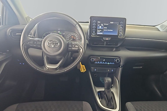 Toyota Yaris 8 of 16