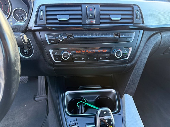 BMW 320d 15 of 25